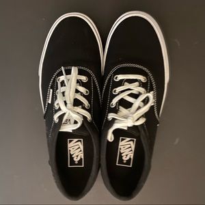 VANS DOHENY SNEAKER - WOMEN'S SIZE 9.5 BLK/WHT